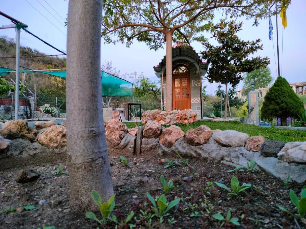 Adam'S Holiday House 2019 Kariani Ngoại thất bức ảnh