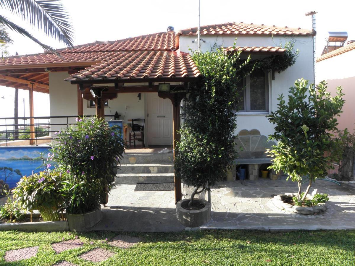 Adam'S Holiday House 2019 Kariani Ngoại thất bức ảnh